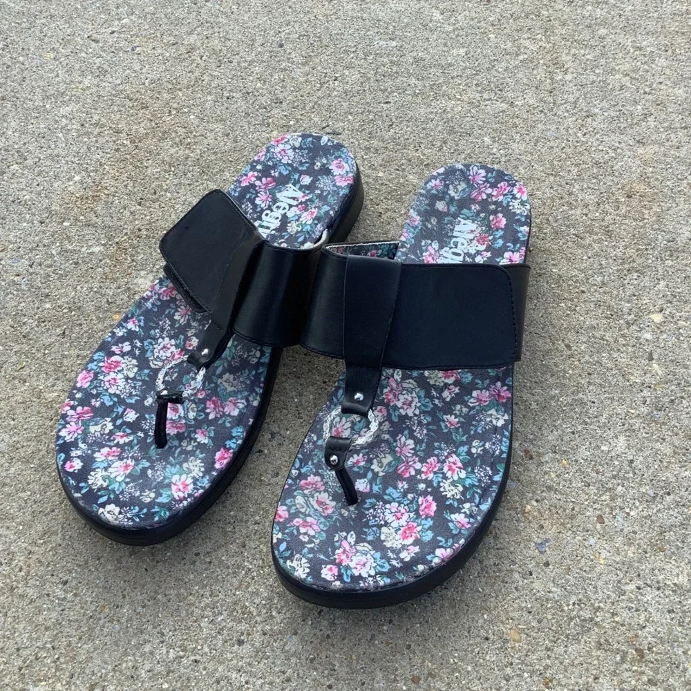 Alegria‎ by PG Lite Women Black Floral Thong Sandals Platform MOX-7541 Size 41